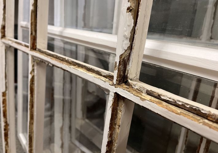 Vorgehensweise bei Asbest im Fensterkitt.